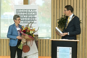 Dankwoord door Burgemeester en RHC voorzitter Poppens aan directeur-archivaris Van der Eerden