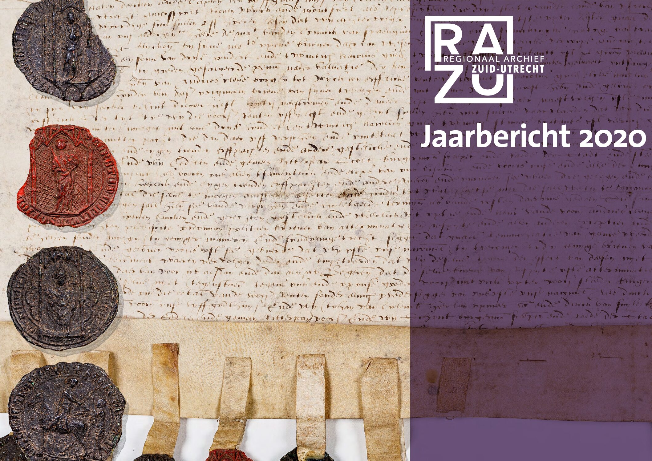 De voorpagina van het Jaarbericht 2020, met daarop een deel van de tekst en vier zegels van een charter uit 1557 in het Weeskamerarchief Wijk bij Duurstede