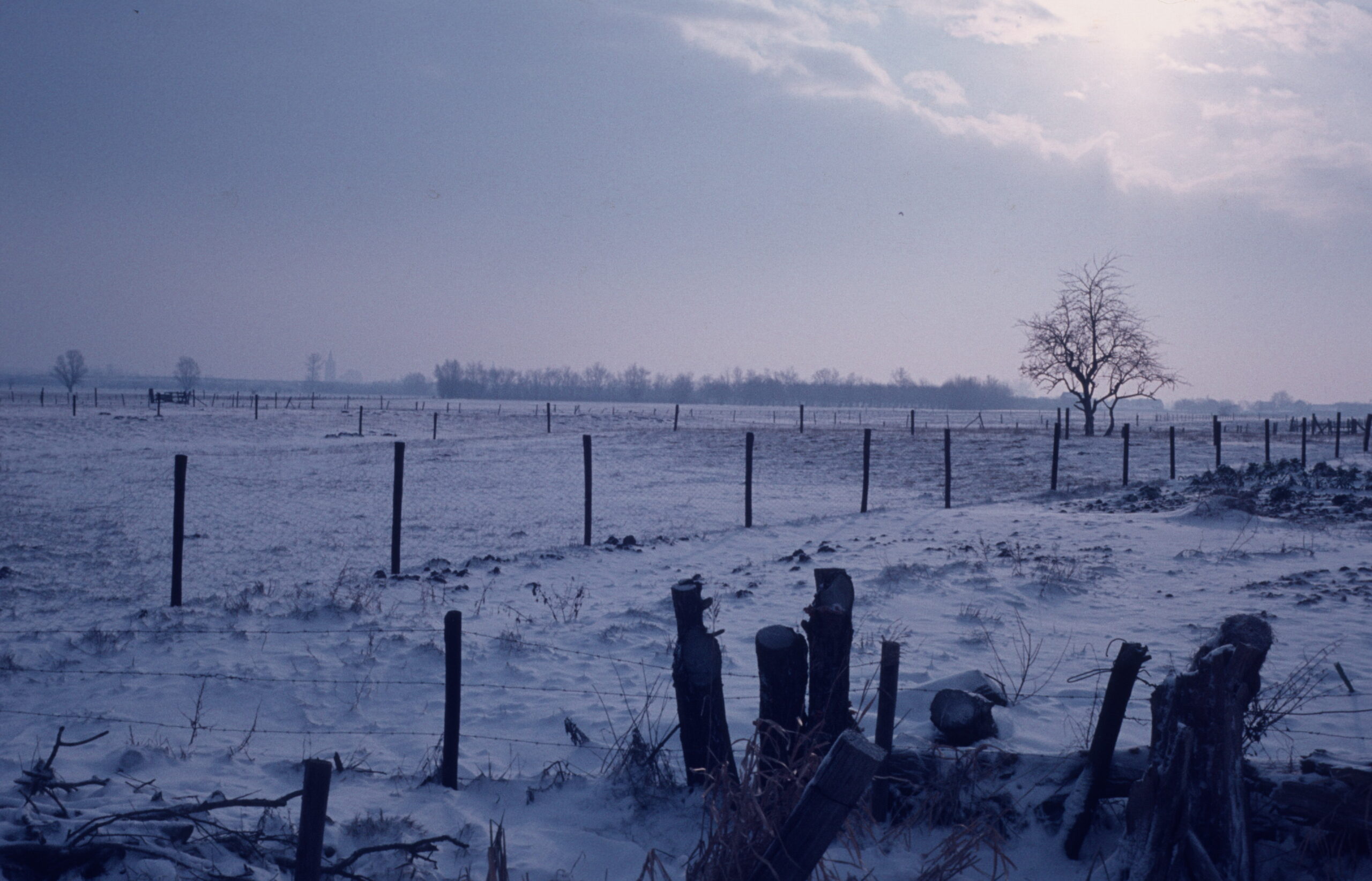 Foto van de omgeving van boerderij De Grote Geer in de sneeuw (1975 – 1985)