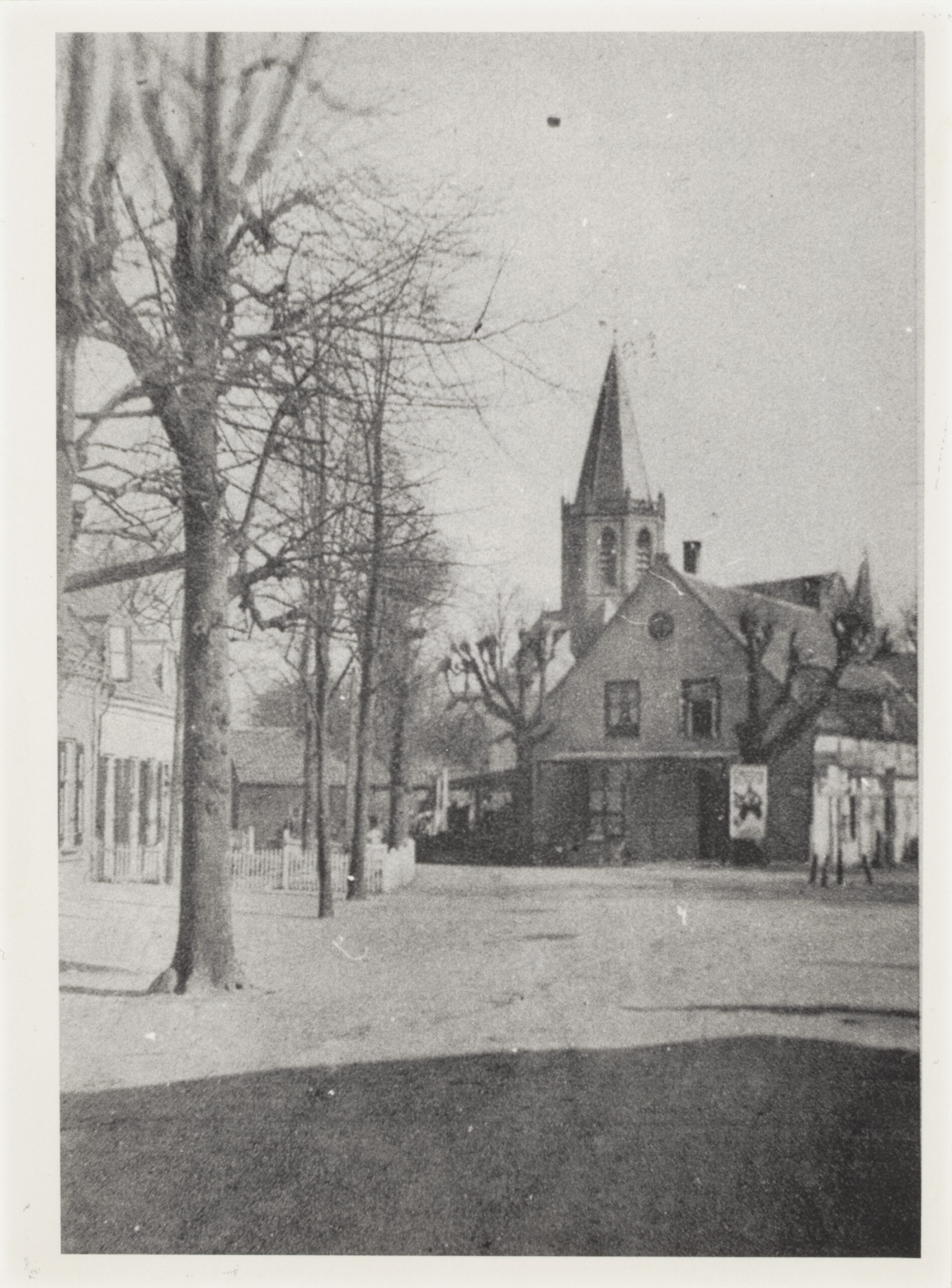 Gedeelte van het Plein met café Dorpzicht, Houten 1925. Cat.nr. 40291
